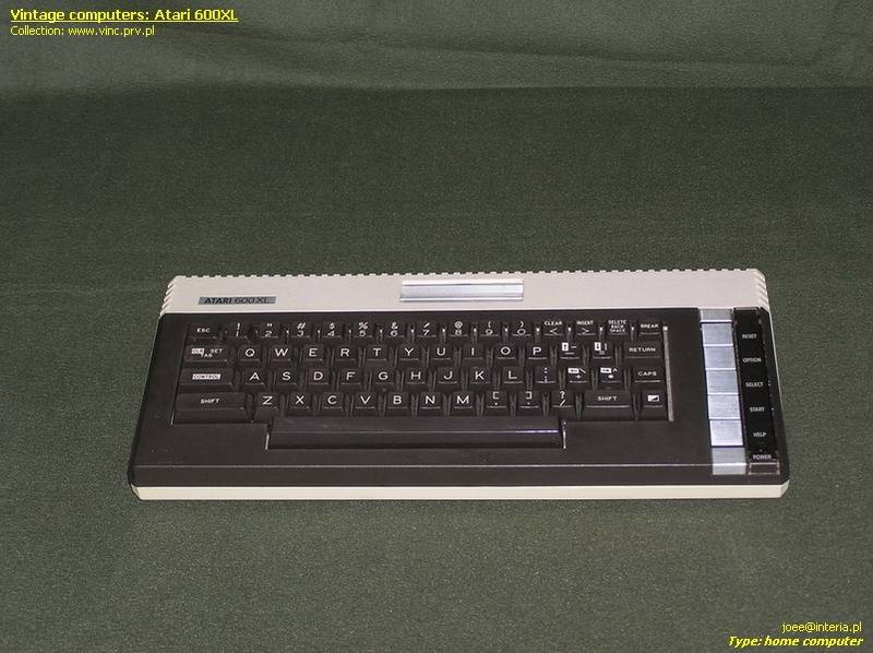 Atari 600XL - 02.jpg